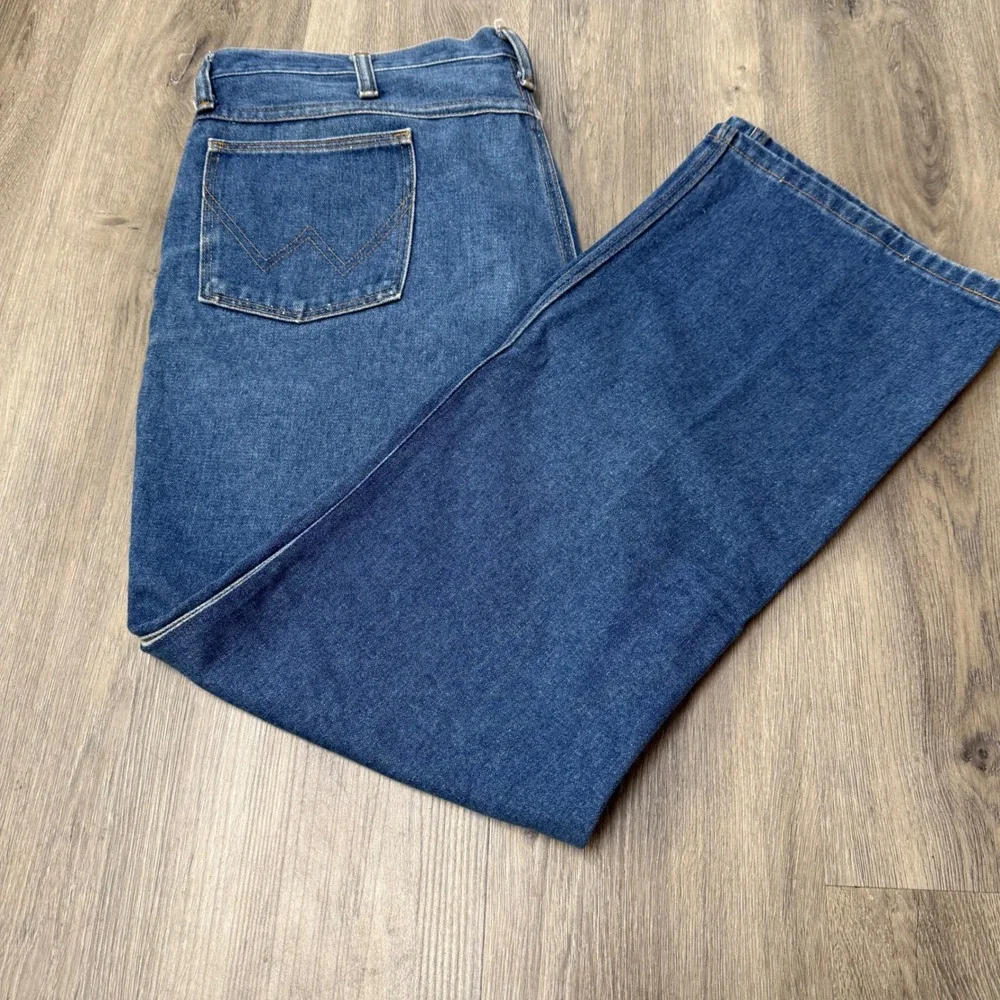 Vintage Wrangler Mens Regular Fit Jeans 945PW Blue Denim Made in USA 38x30